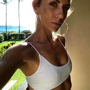 Meet your Posher, Nora